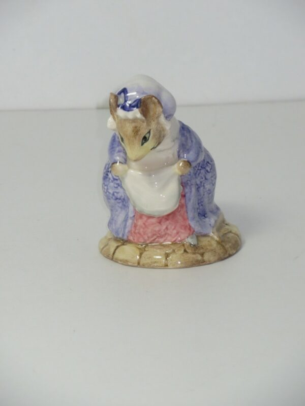 Lady Mouse made a Curtsy (BP6a)