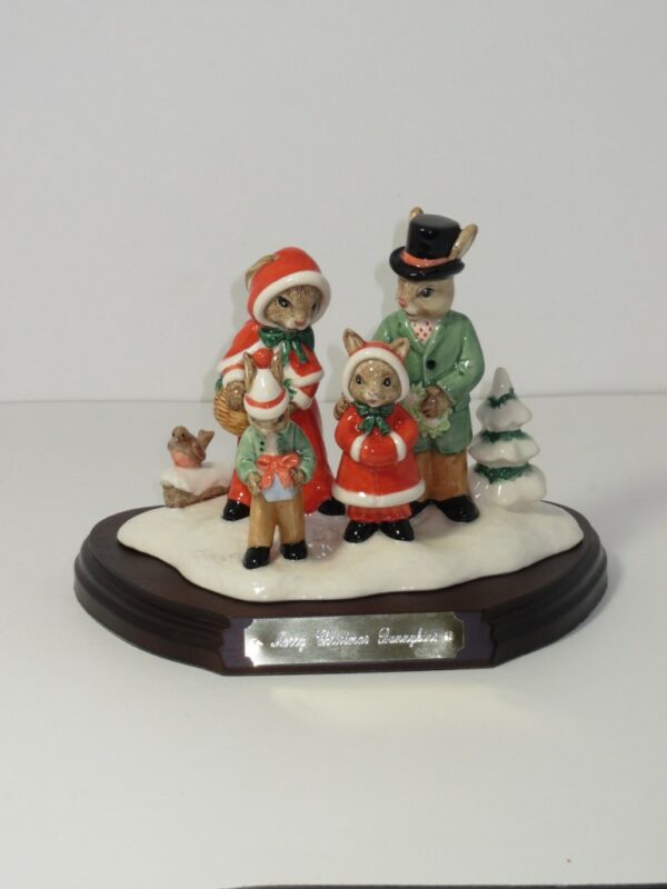 DB194 Merry Christmas Bunnykins Tableau