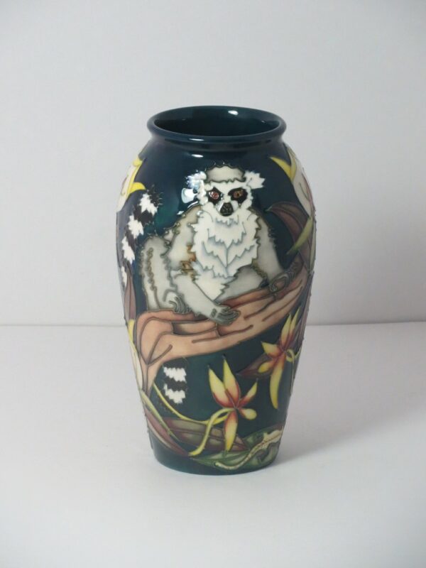 Lemur Vase (393/7)