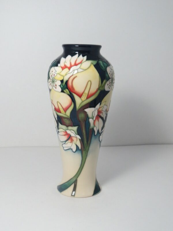 Royal Wedding Vase (122/8)
