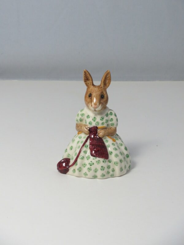 DB10 Busy Needles Bunnykins