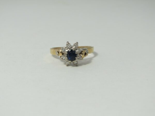 #937 9ct Solid Gold Natural Sapphire & Diamond Ring