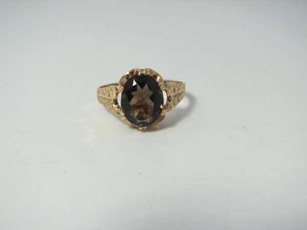 #1335  9ct Solid Gold Smokey Quartz Ring (1970s)