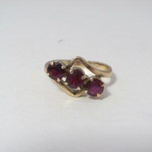 #1439 9ct Solid Gold Garnet Ring