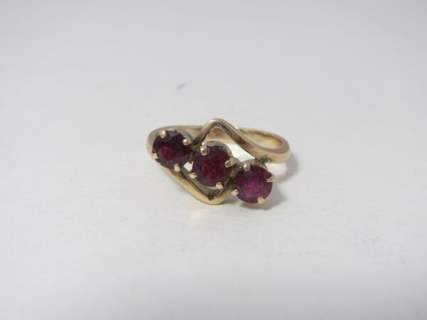 #1439 9ct Solid Gold Garnet Ring