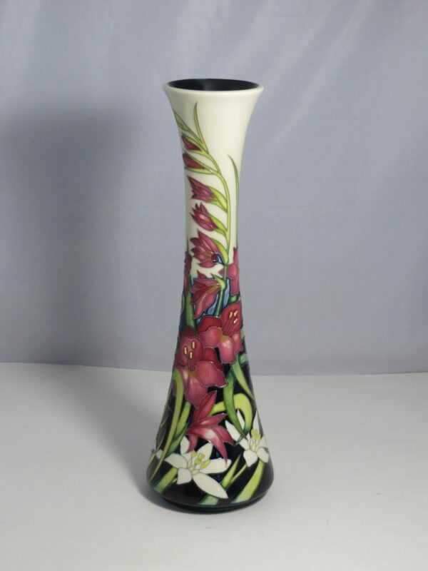 #2094 Queen's Choice Vase (1/9)