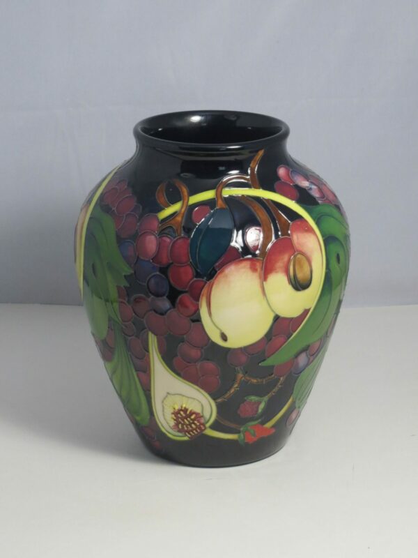 #2095 Queen's Choice Vase (216/8)