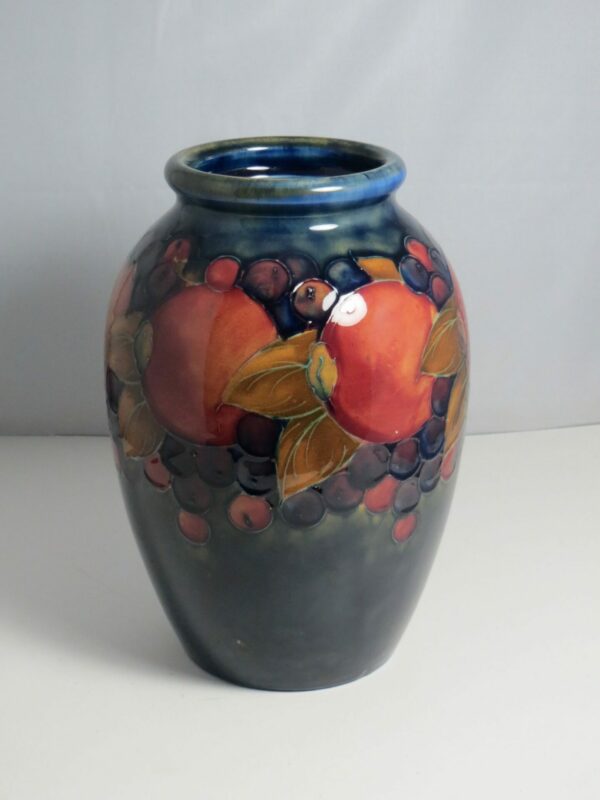 #2895 William Moorcroft Pomegranate Vase (1918 - 1926)