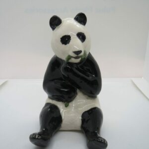 #3010  RARE BESWICK PANDA "CHI CHI" (First version - eating bamboo)