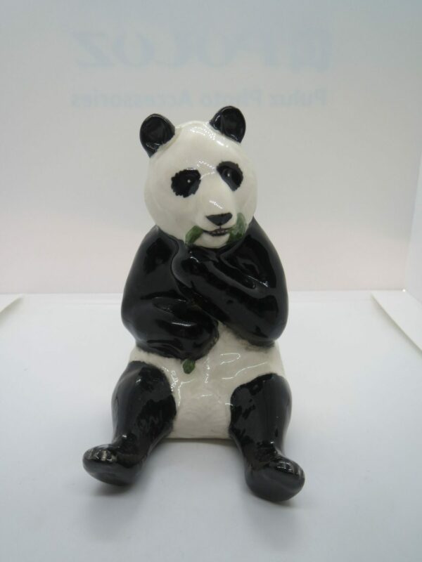 #3010  RARE BESWICK PANDA "CHI CHI" (First version - eating bamboo)