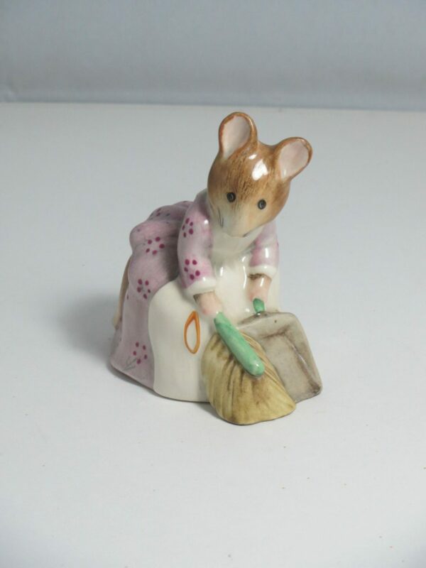 Hunca Munca Sweeping