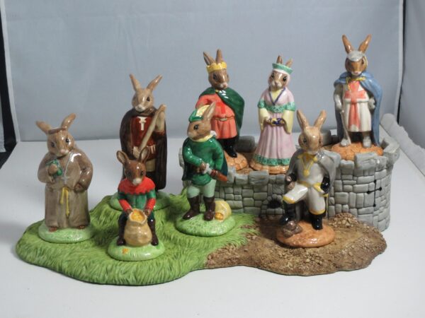 Full Set Robin Hood Bunnykins including Base