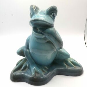 BESWICK FROG ON POTTERY BASE (Model 368)