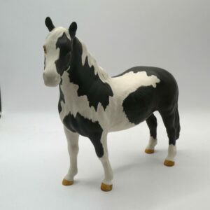 #3665 Beswick Piebald Pinto Pony (Matt)