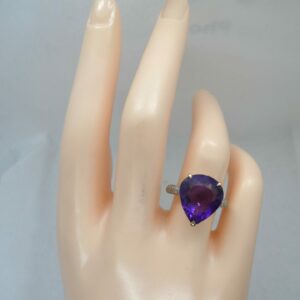 #3817 9ct Yellow Gold Amethyst & Diamond Ring