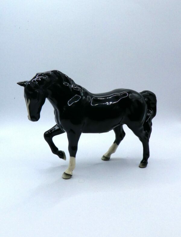 #3824 Beswick Stocky Jogging Mare (BCC 2005)