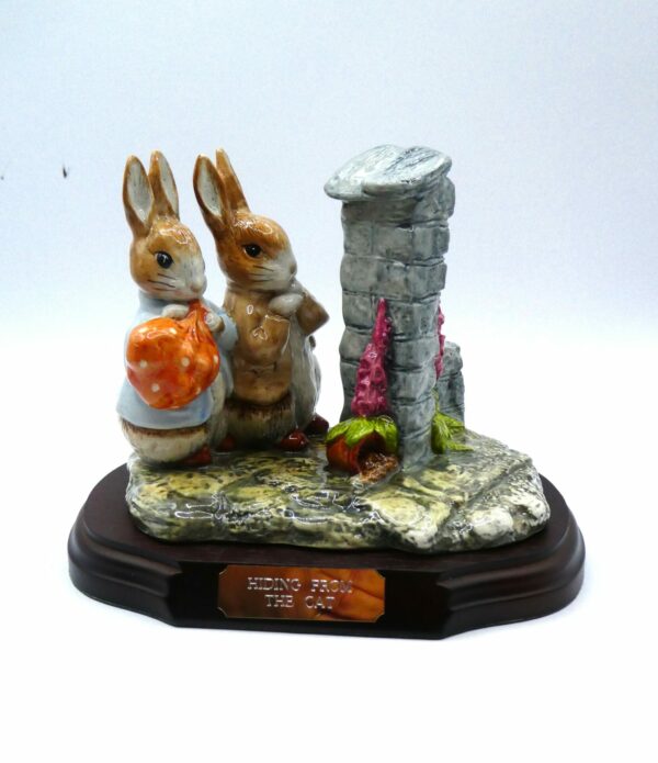#3860 Beswick Beatrix Potter "Hiding from the Cat"