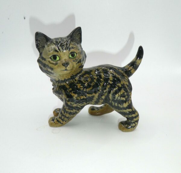 #3825 Beswick Swiss Roll Kitten
