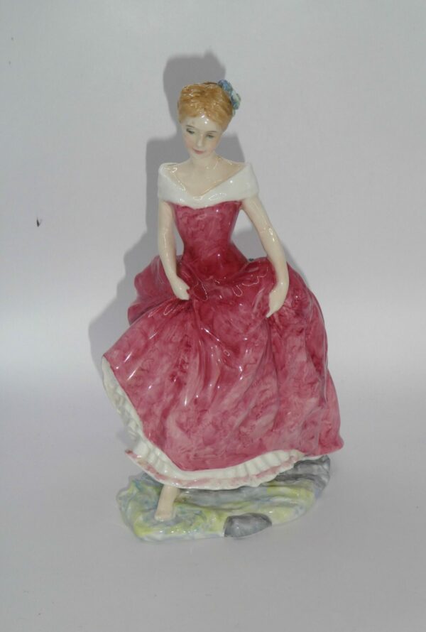 HN3378 Royal Doulton "Summer's Day"