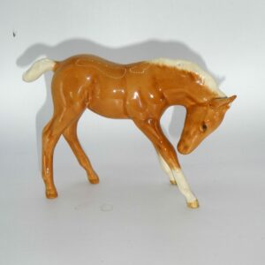 #3854 Beswick Large Foal, Head Down
