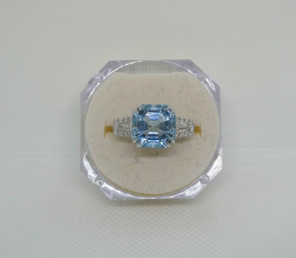 #3905 14ct White Gold Aquamarine & Diamond Ring (Value: $12,790.00)