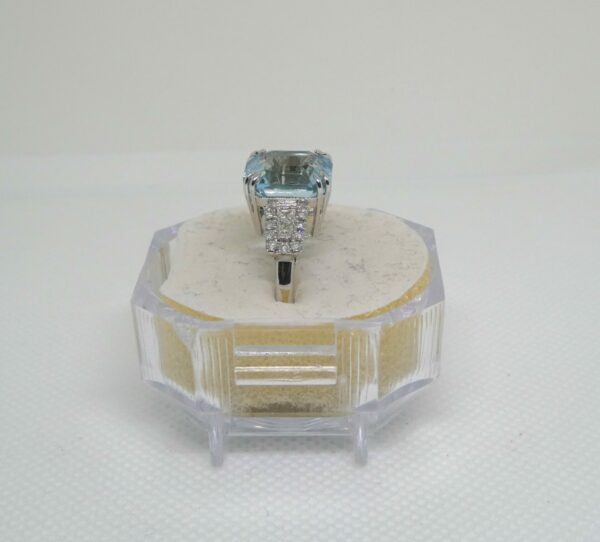 #3905 14ct White Gold Aquamarine & Diamond Ring (Value: $12,790.00) - Image 3