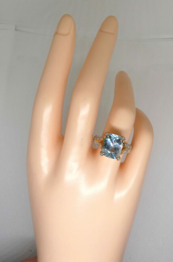 #3909 14ct Yellow/White Gold Aquamarine & Diamond Ring (Value: $13,390.00) - Image 2