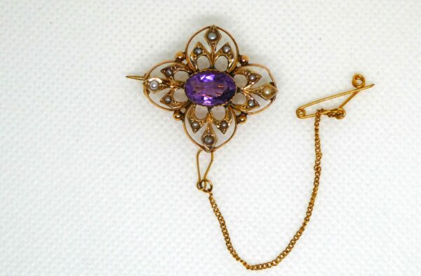 #3770 Antique Victorian 9ct Yellow Gold Amethyst & Seed Pearl Brooch