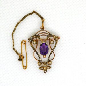 #3736 Antique Edwardian 9ct Yellow Gold Amethyst & Seed Pearl Brooch