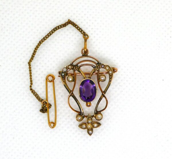 #3736 Antique Edwardian 9ct Yellow Gold Amethyst & Seed Pearl Brooch