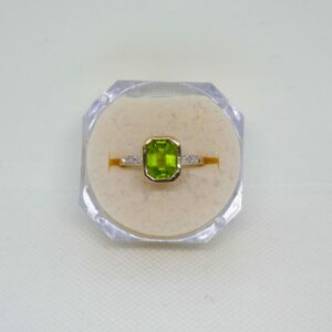 #3935 9ct Yellow Gold Peridot & Diamond Ring - Value: $2,890.00