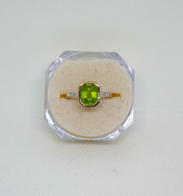 #3935 9ct Yellow Gold Peridot & Diamond Ring - Value: $2,890.00