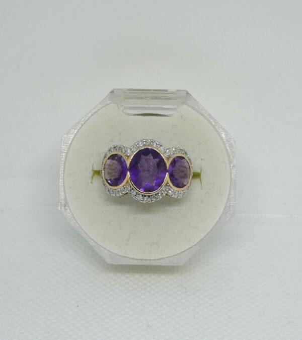 #3976 9ct Yellow Gold Amethyst & Diamond