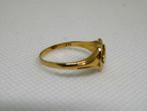 #3992 Vintage 9ct Yellow Gold Horse Head Ring - Image 3