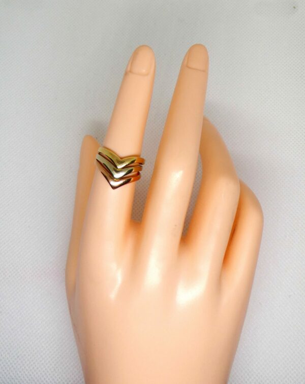 #3998 9ct Yellow, Rose & White Gold Chevron Ring - Image 2
