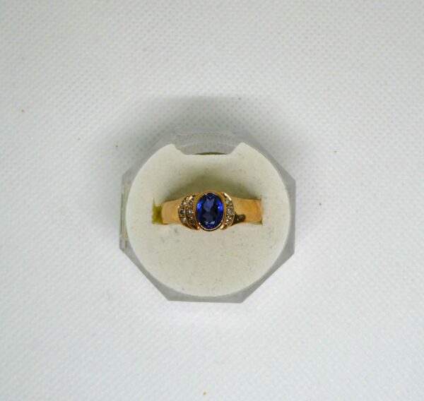 #3155 Vintage Unisex 9ct Yellow Gold Sapphire & Diamond Ring (Value: $3,740.00)