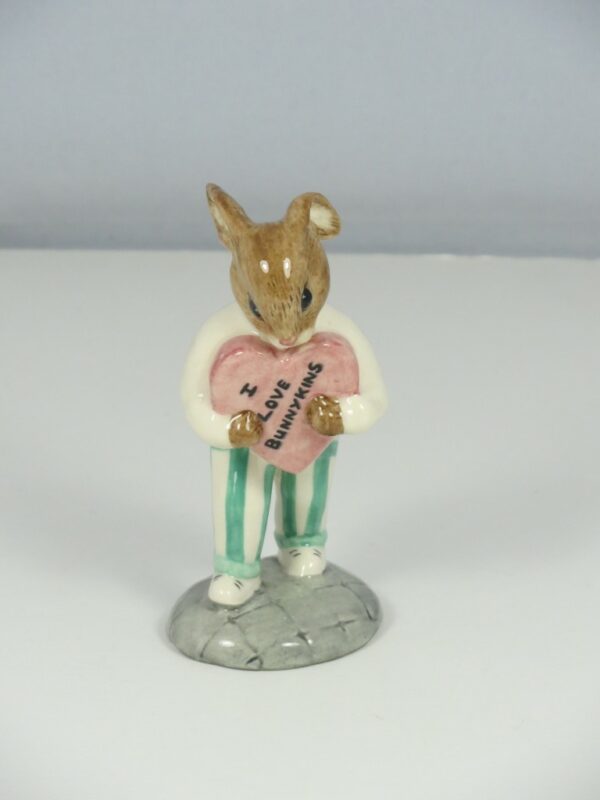 DB174  Sweetheart Bunnykins