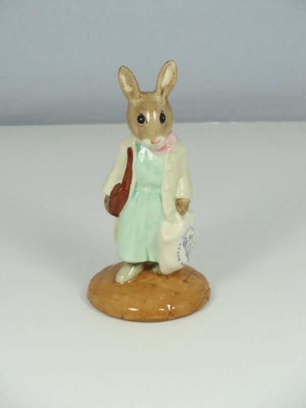 DB233  Shopper Bunnykins