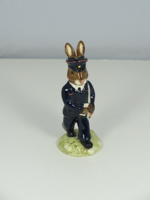 DB76  Postman Bunnykins