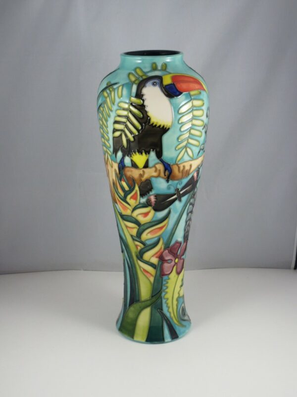 Jaraqui Toucan Vase